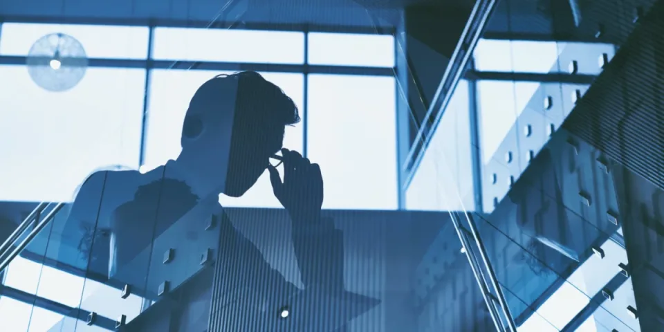 Jak wybrać słuchawki douszne do muzyki i rozmów: DAC, kodeki Bluetooth i redukcja szumów — krótki przewodnik zakupowy 2026